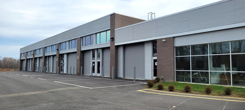 Primary Photo Of 6701 Dominion Garages Ave, Woodford Flex For Sale