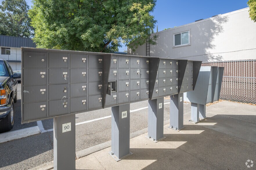 More Photos Of 1431-1435 Warner St, Chico Apartments For Sale