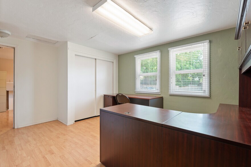 More Photos Of 1660 River Rd, Eugene Office For Lease