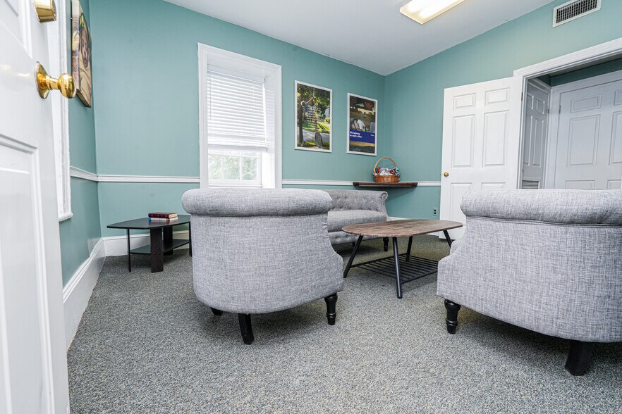 More Photos Of 12-19 River Rd, Fair Lawn Office For Sale