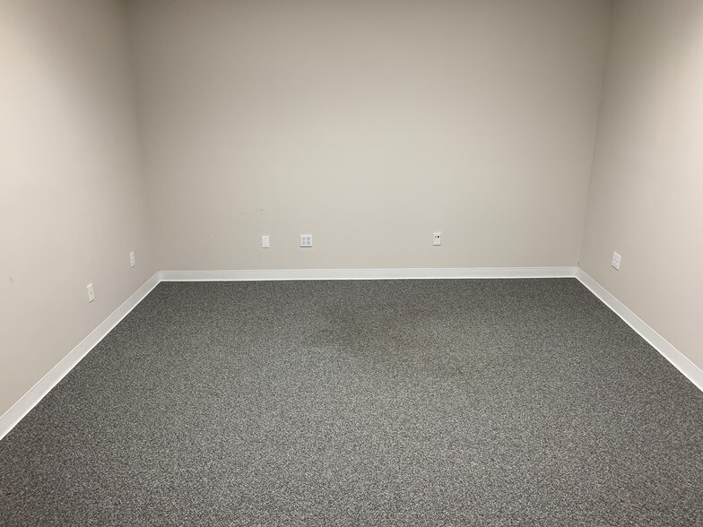 More Photos Of 3101-3121 Kintzley Ct, Laporte Storefront Retail Office For Lease