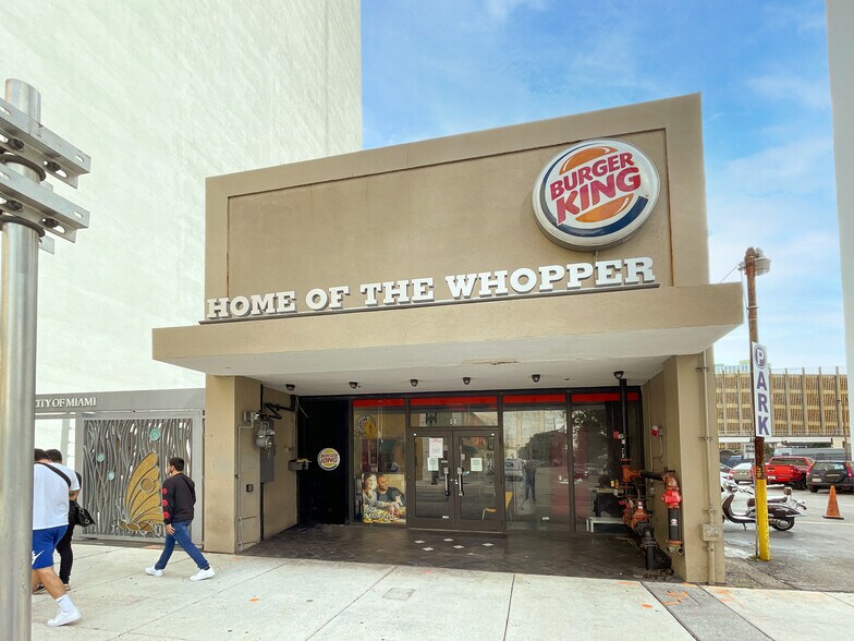 More Photos Of 50 W Flagler St, Miami Fast Food For Lease