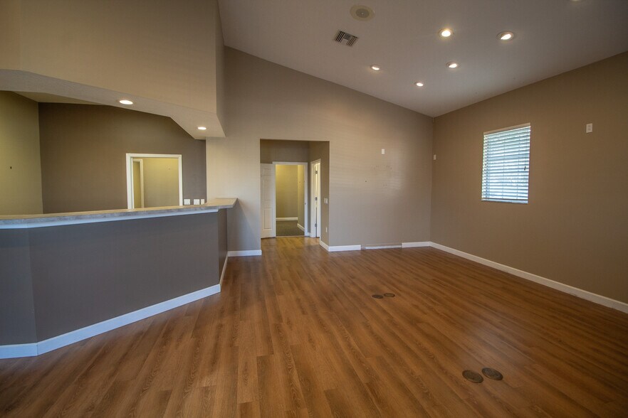 More Photos Of 970 Kings Hwy, Port Charlotte Office For Lease