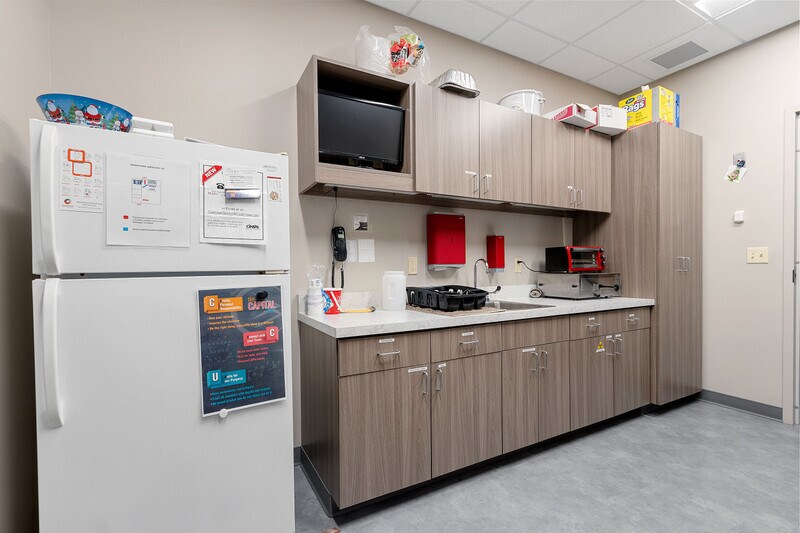 More Photos Of 100-140 N Washington St, Green Bay General Retail For Lease