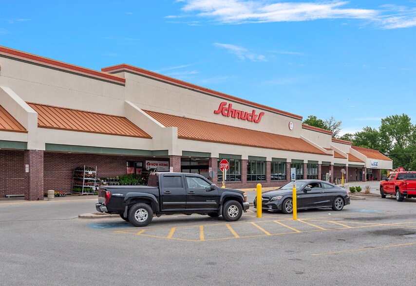 More Photos Of 1861-1927 E Sangamon Ave, Springfield General Retail For Sale