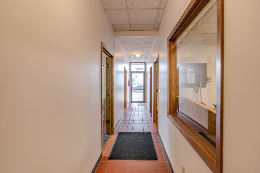 More Photos Of 1100 Basin Ave, Bismarck Flex For Sale