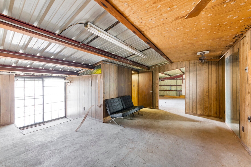 More Photos Of 4713 E Tidwell Rd, Houston Warehouse For Sale