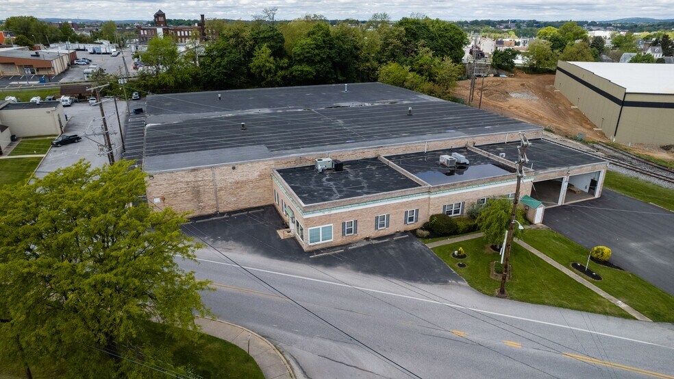 More Photos Of 300 N Sherman St, York Manufacturing For Lease