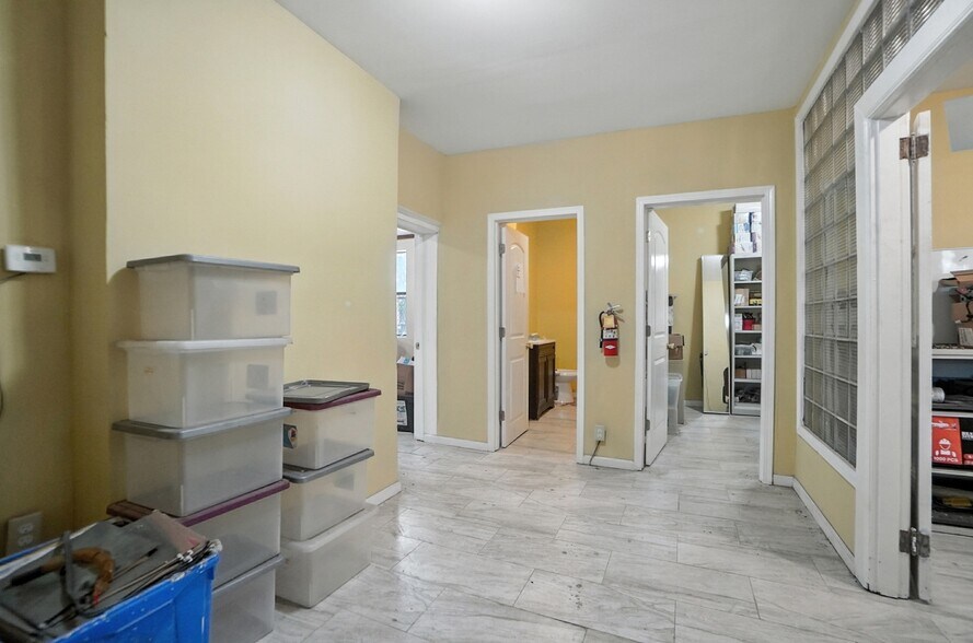 More Photos Of 603 S Broadway St, Dayton Warehouse For Sale