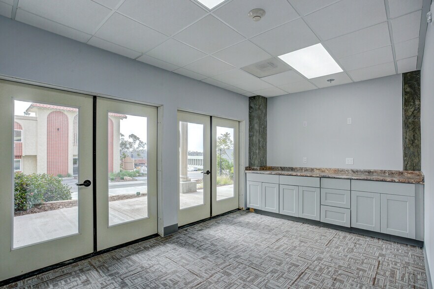 More Photos Of 2180 S El Camino Real, Oceanside Office For Sale