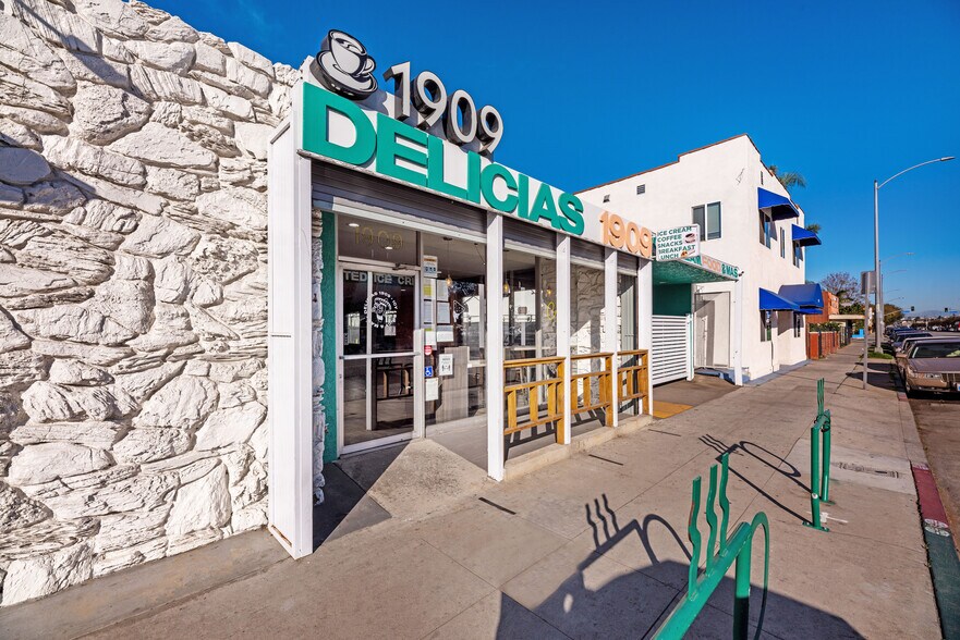 More Photos Of 1909 Atlantic Ave, Long Beach Restaurant For Sale