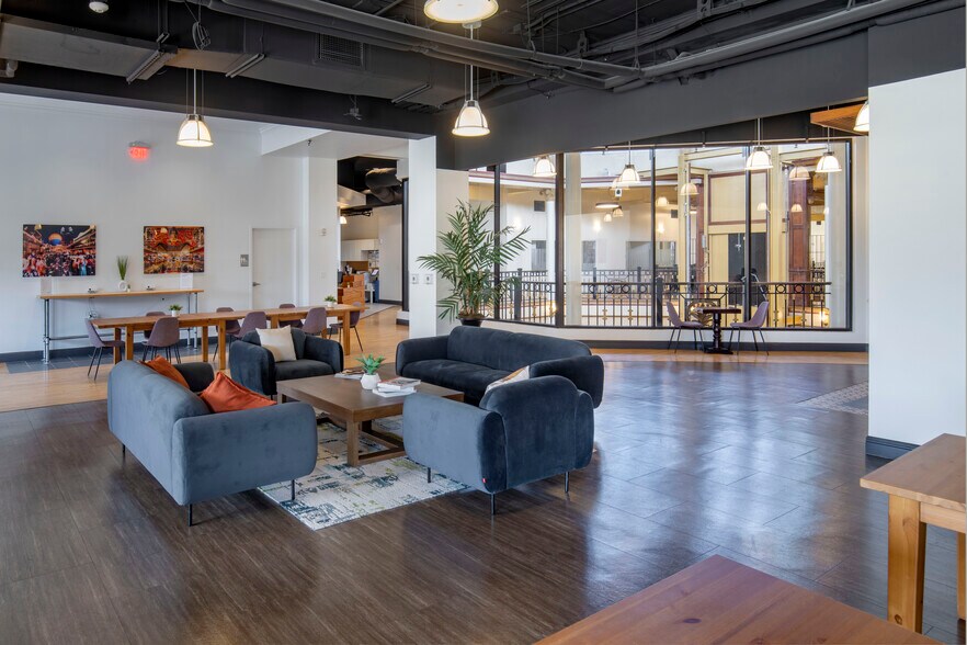 More Photos Of 122 W Pine St, Orlando Coworking Space