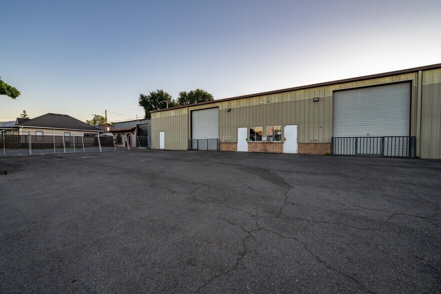 More Photos Of 729 Welch St, Medford Warehouse For Sale