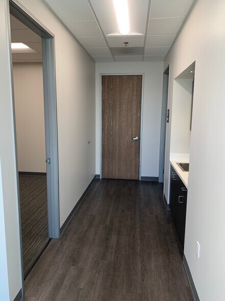 More Photos Of 9220-9268 1/2 Hall Rd, Downey Manufacturing For Lease