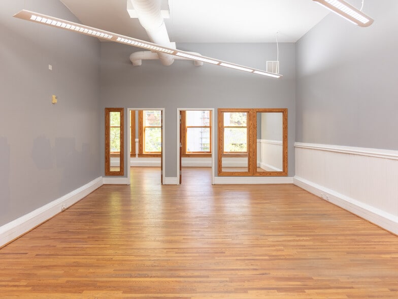 More Photos Of 13 W Washington St, Greenville Storefront Retail Office For Lease