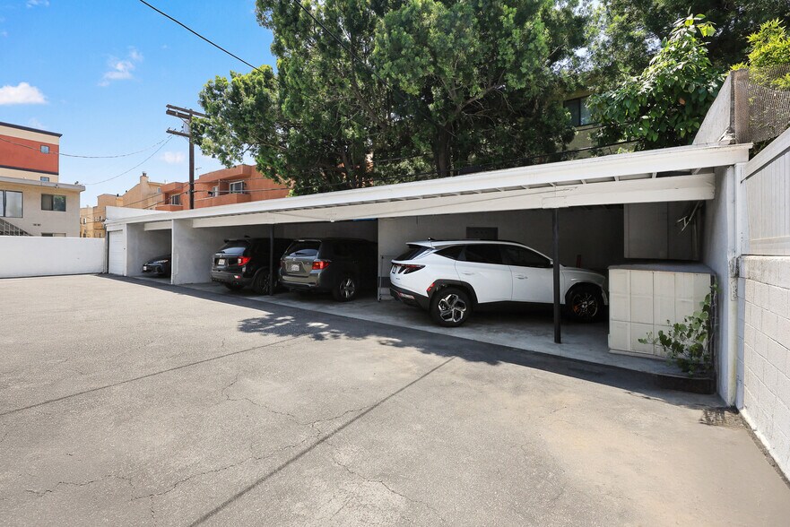 More Photos Of 11130 Huston St, North Hollywood Apartments For Sale