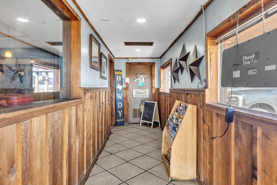 More Photos Of 2201 Kermit Hwy, Odessa Restaurant For Sale