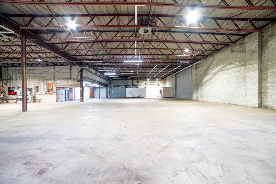 More Photos Of 201 Ferris Ave, White Plains Warehouse For Lease
