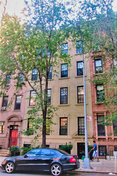 Primary Photo Of 214 E 70th St, New York Medical For Sale