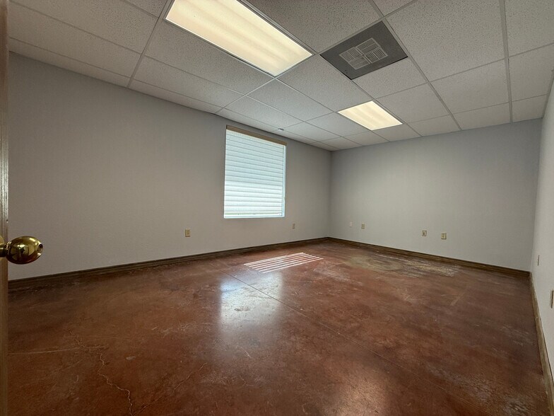More Photos Of 2281 N Masch Branch Rd, Denton Office For Lease