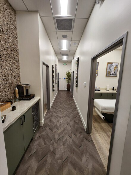 More Photos Of 6630 Foothill Blvd, Tujunga Freestanding For Lease