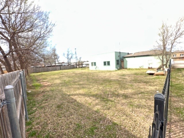 More Photos Of 9110 N Western Ave, Oklahoma City Freestanding For Lease