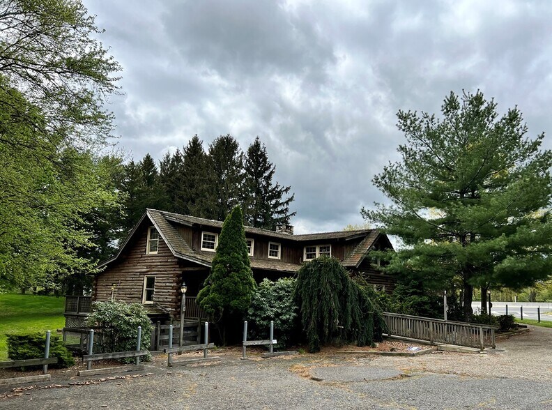 More Photos Of 1136 State Route 31, Lebanon General Retail For Sale