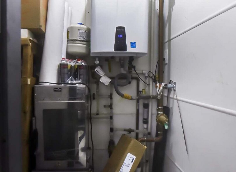 More Photos Of 8005 Alexander Rd, Delta Warehouse For Sale