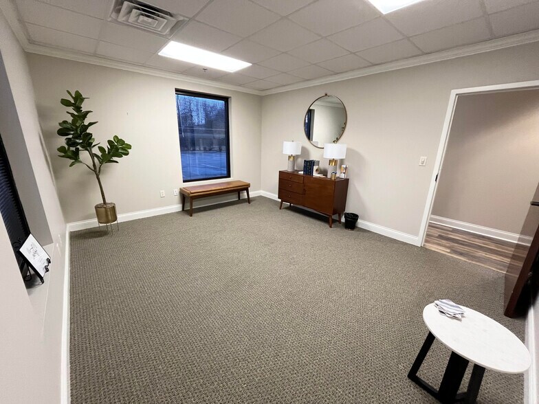 More Photos Of 7112 Crossroads Blvd, Brentwood Office For Lease