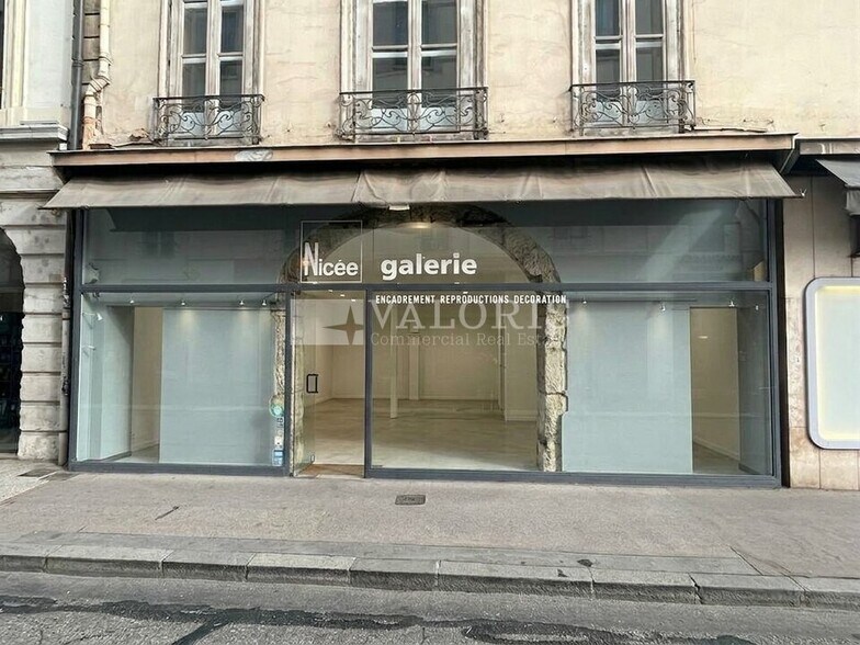 Primary Photo Of 3 Rue Colonel Chambonnet, Lyon General Retail For Sale