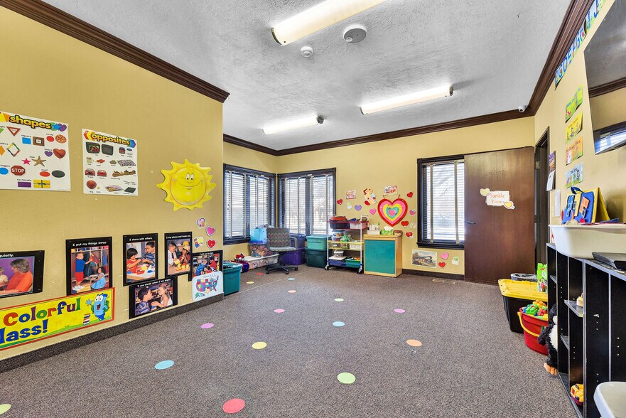 More Photos Of 2563 S Five Mile Ave, Boise Office Residential For Sale