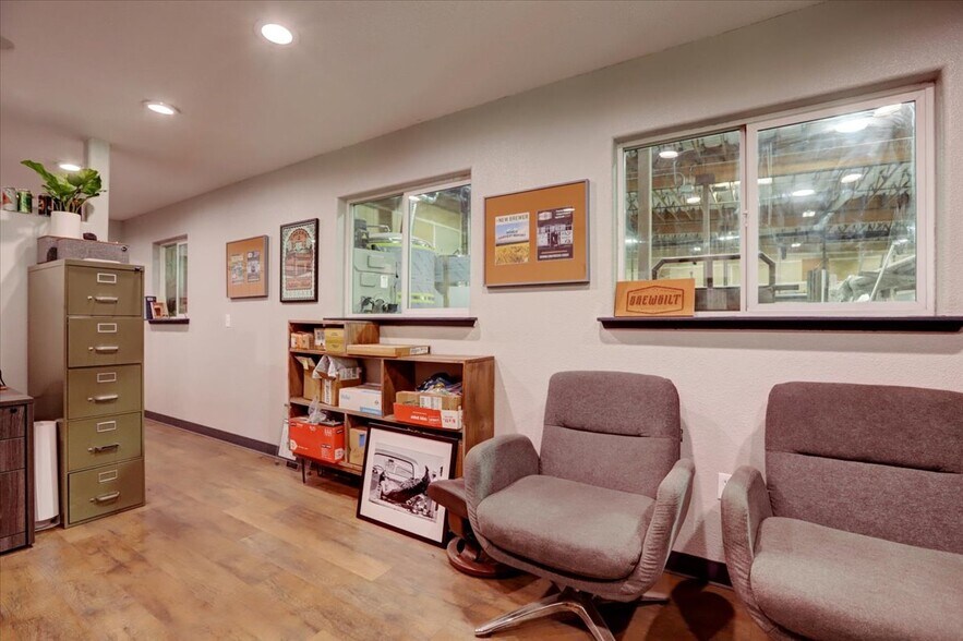 More Photos Of 110 Spring Hill Dr, Grass Valley Manufacturing For Lease