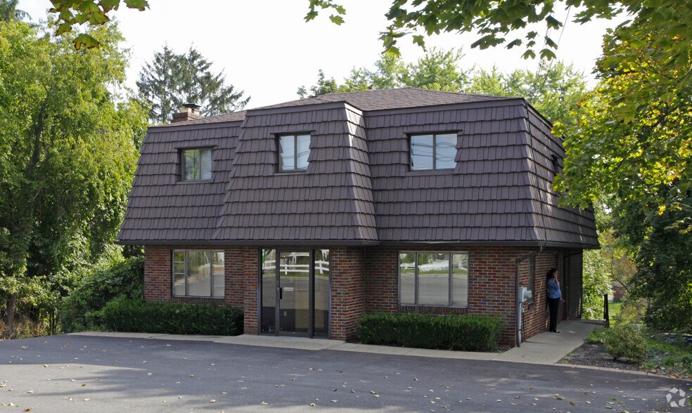More Photos Of 1004 Brodhead Rd, Coraopolis Office For Lease