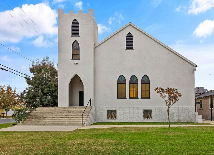 Primary Photo Of 401 W Lerdo Hwy, Shafter Religious Facility For Sale