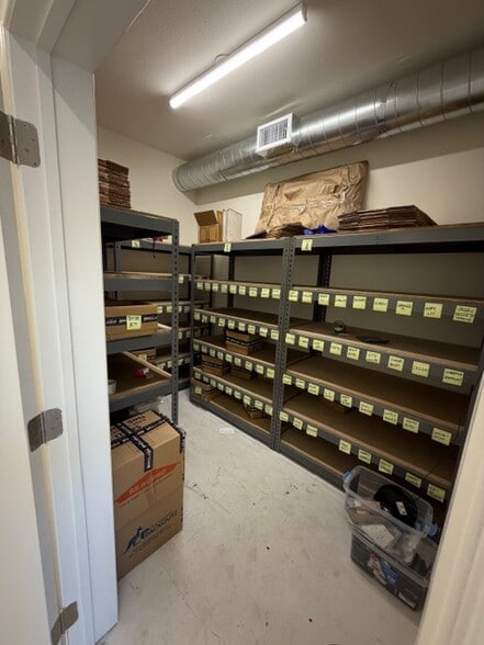 More Photos Of 7611-7615 Melrose Ave, Los Angeles Storefront For Lease