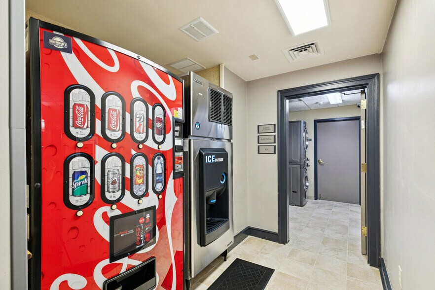 More Photos Of 130 Holiday Blvd, Covington Hotel For Sale