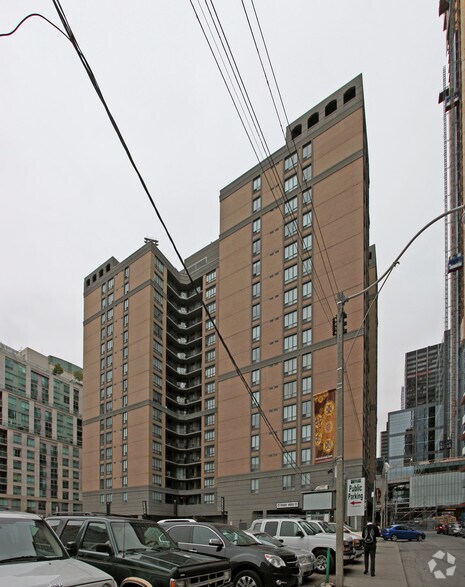 More Photos Of 140 Simcoe St, Toronto Apartments For Lease