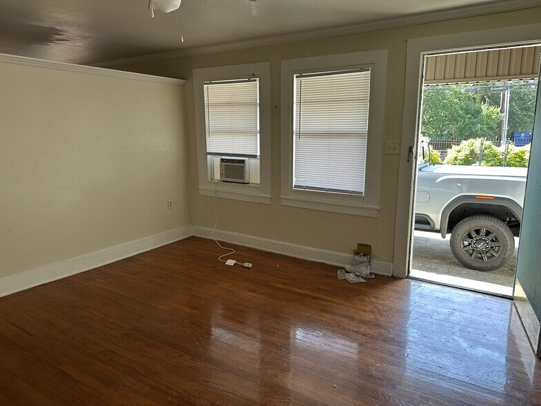 More Photos Of 555 E Boyd Dr, Baton Rouge Multifamily For Sale
