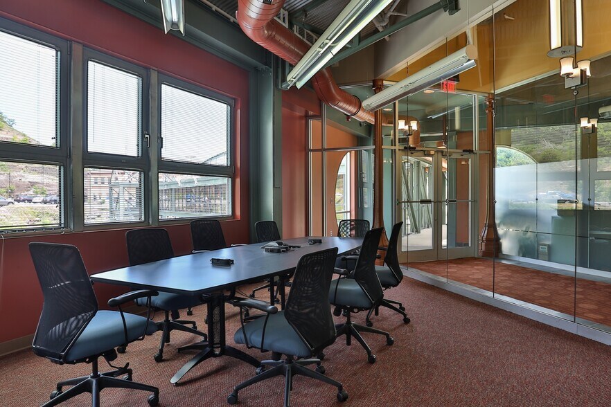 More Photos Of 811 Camp Horne Rd, Pittsburgh Loft Creative Space For Sale