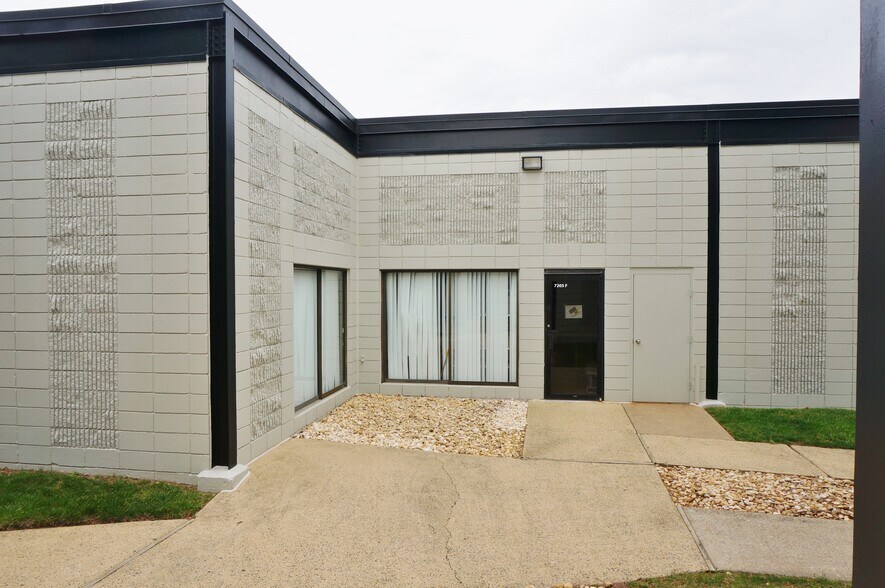 More Photos Of 7205-7207 Lockport Pl, Lorton Warehouse For Lease