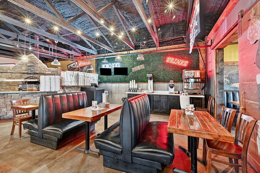 More Photos Of 301 N 1st St, Madill Restaurant For Sale