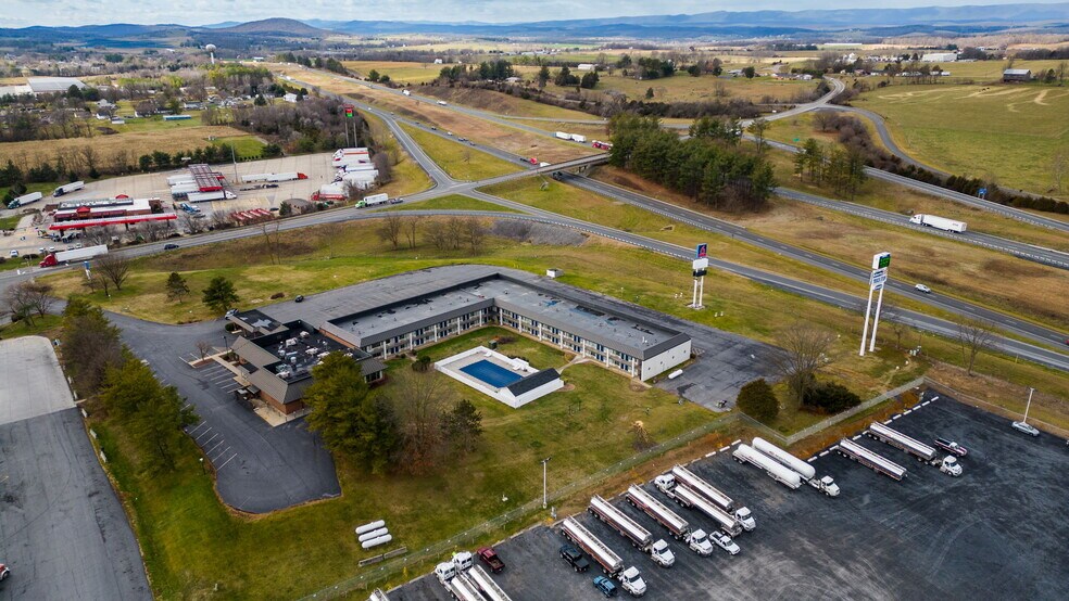 More Photos Of 250 Conicville Rd, Mount Jackson Hotel For Lease