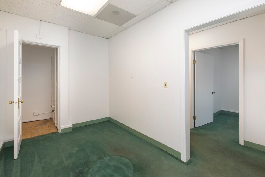 More Photos Of 3927-3929 Sacramento St, San Francisco Storefront Retail Residential For Sale