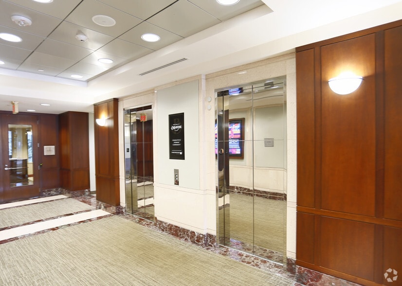 More Photos Of 13777 Ballantyne Corporate Pl, Charlotte Office For Lease