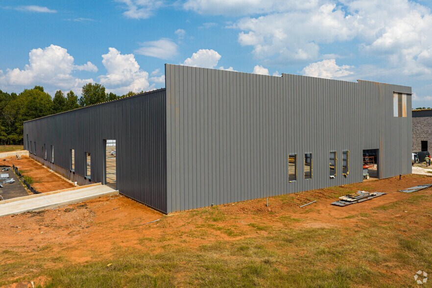 More Photos Of 1400 Senoia Rd, Tyrone Unknown For Lease