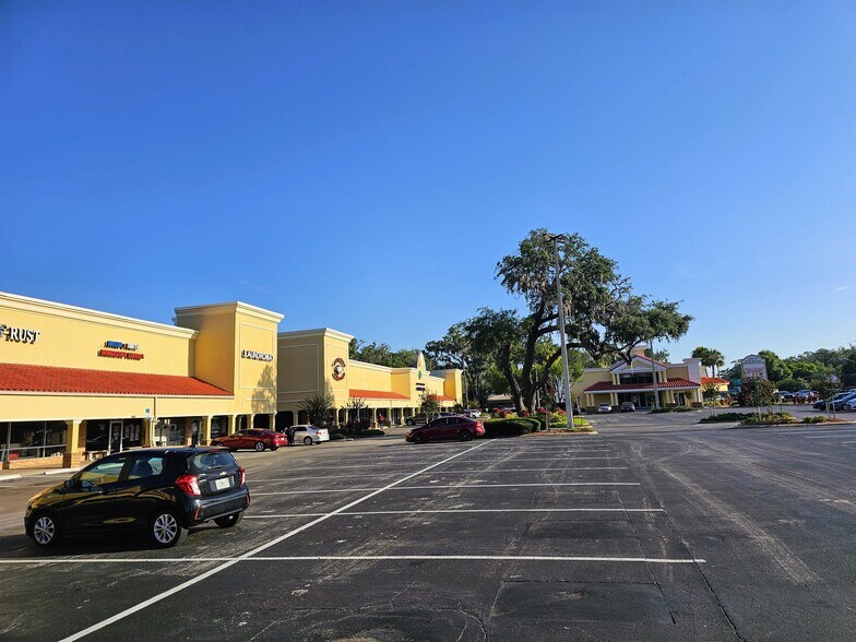 More Photos Of 2106-2186 Park Ave, Orange Park Unknown For Lease