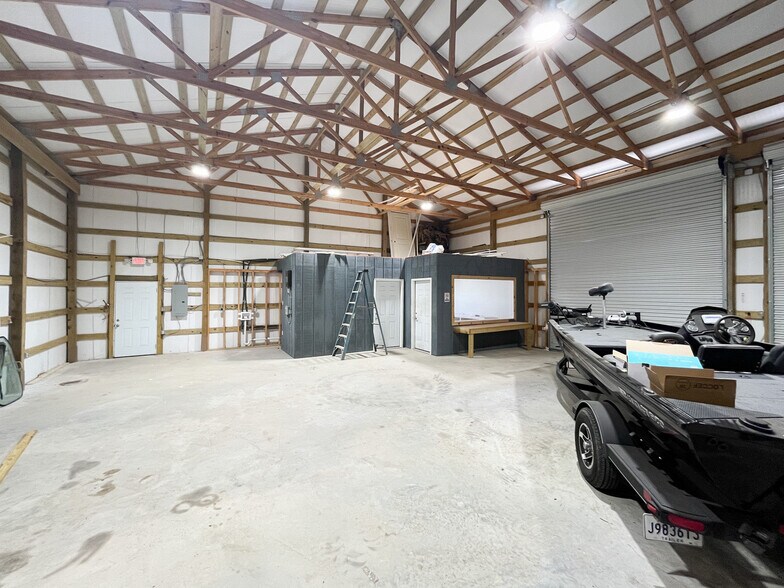 More Photos Of 201 Lexington Dr, Rayne Industrial For Sale