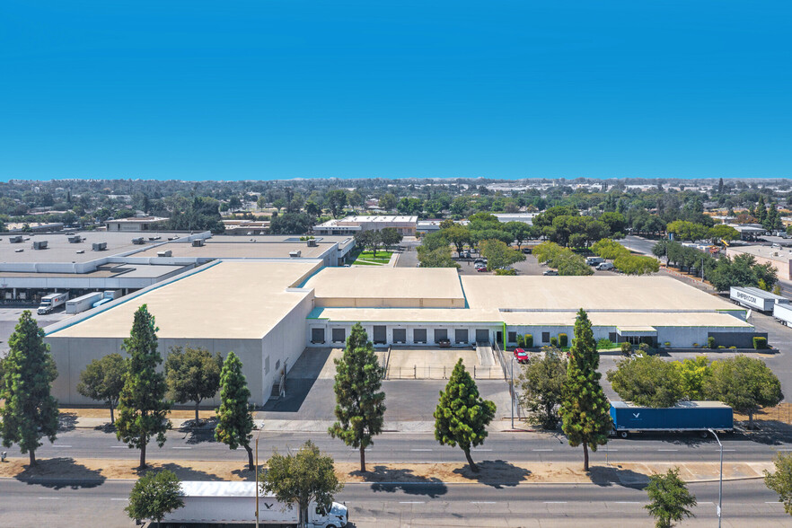 Primary Photo Of 1931 G St, Fresno Warehouse For Lease