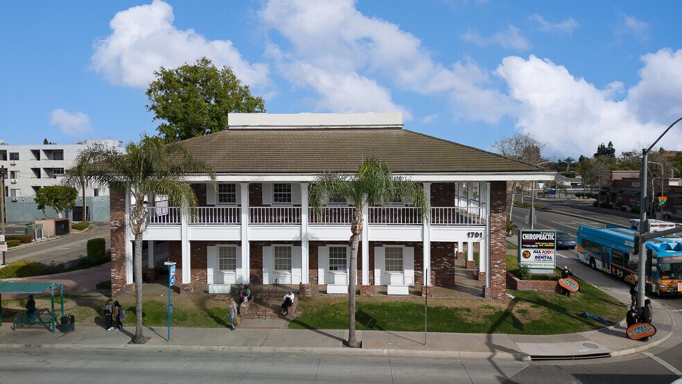 More Photos Of 1701 N Main St, Santa Ana Office For Sale