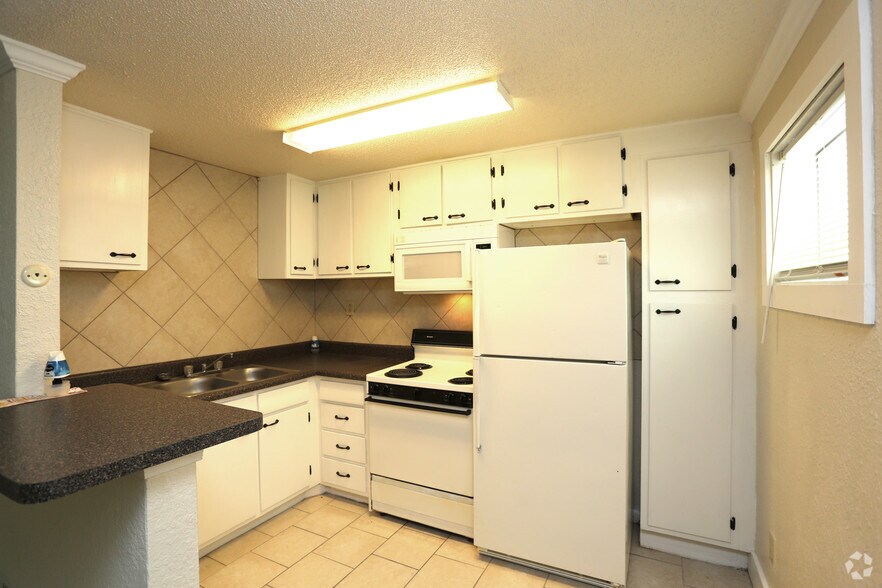 More Photos Of 1240 W Ocean View Ave, Norfolk Apartments For Sale